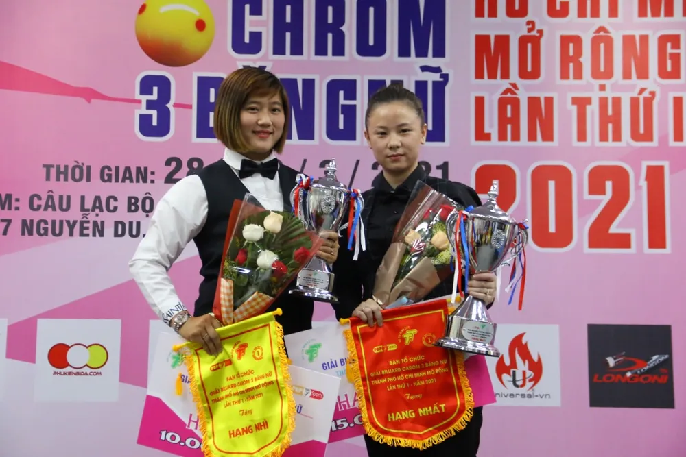 Ngọc Huệ (trái) từng giành á quân tại giải carom 3 băng nữ đầu tiên của Việt Nam. Ảnh: L.P