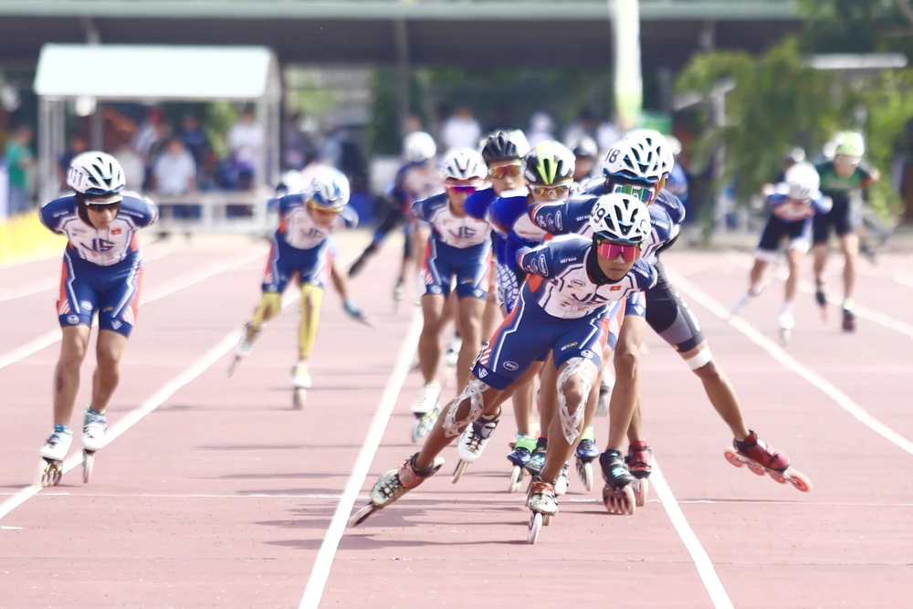 Roller sports thu hút đông đảo giới trẻ tham gia tập luyện