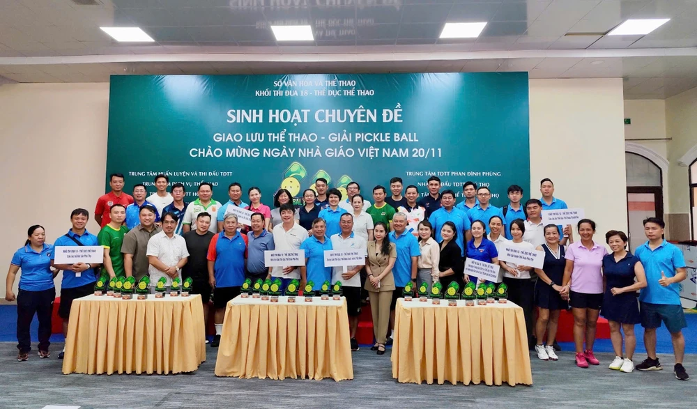 Hơn 50 VĐV tham gia chương trình giao lưu pickleball 