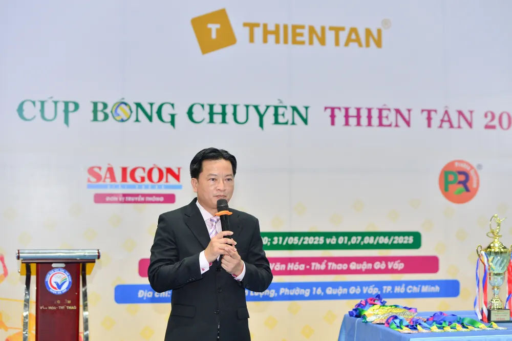 Trưởng BTC Dương Văn Hồ Vũ chia sẻ trong lễ khai mạc. Ảnh: DŨNG PHƯƠNG 1000022310.jpg
