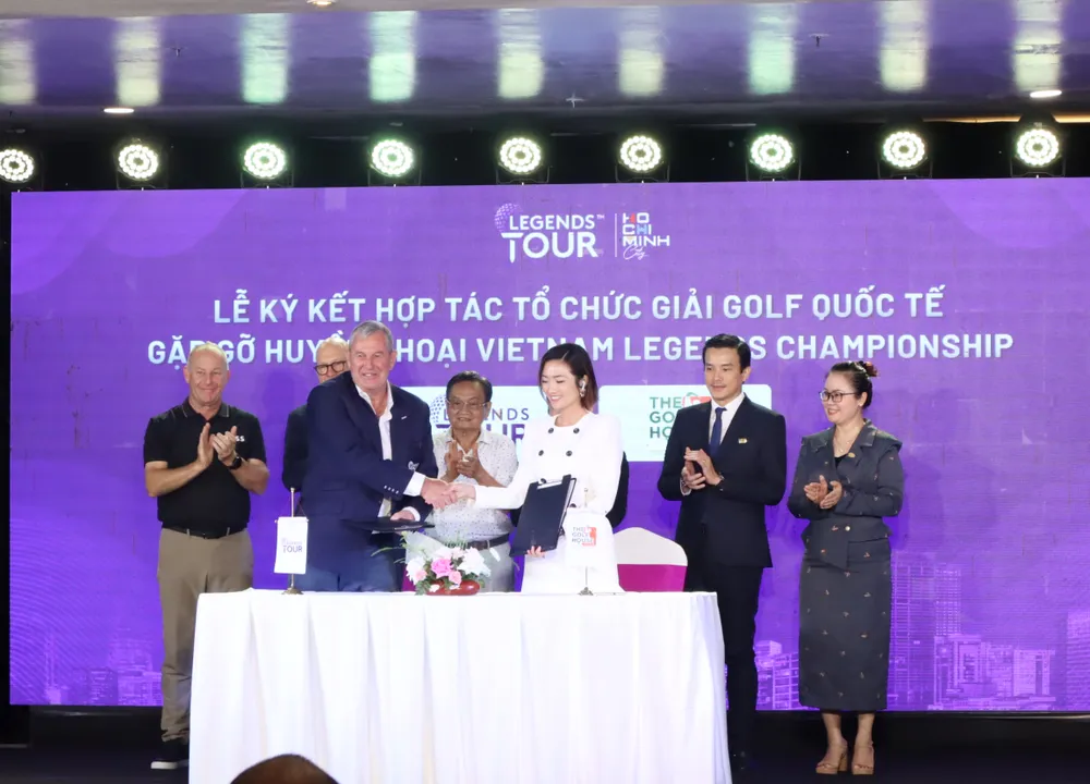 The Golf House và Legends Tour đã ký kết biên bản ghi nhớ hợp tác chiến lược. Ảnh: THANH TÙNG IMG_20250531_133103.jpg