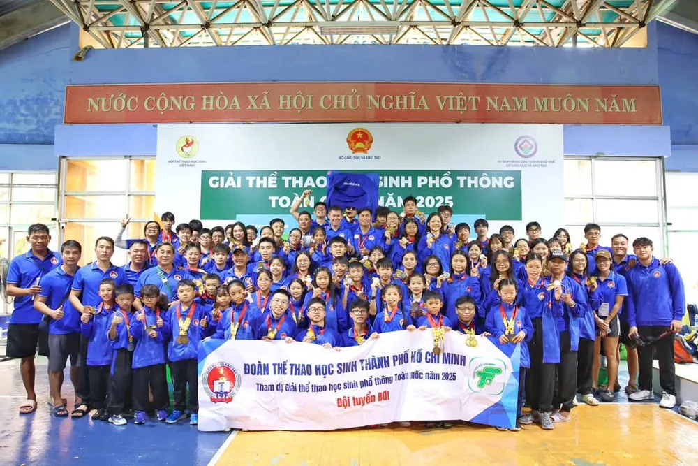 Đội tuyển bơi TPHCM xuất sắc xếp nhất toàn đoàn 1000022586.jpg