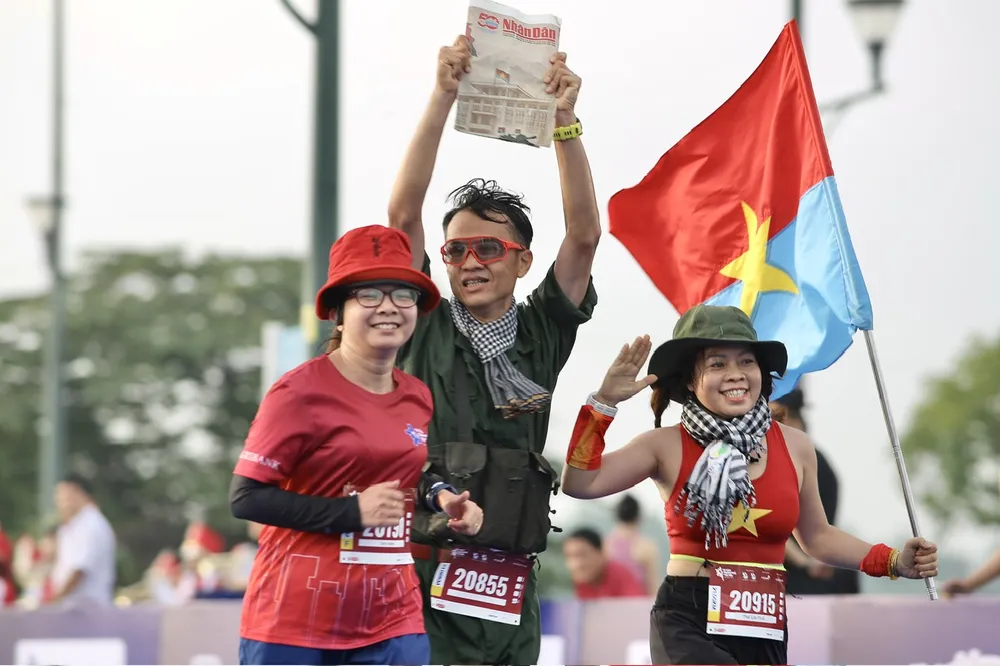 Khoảng 6.000 VĐV tham gia tranh tài tại giải. Ảnh: DŨNG PHƯƠNG 1000022637.jpg