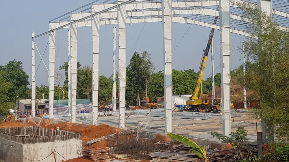 Đứt cáp cần cẩu, 2 người chết, 1 người bị thương ảnh 1