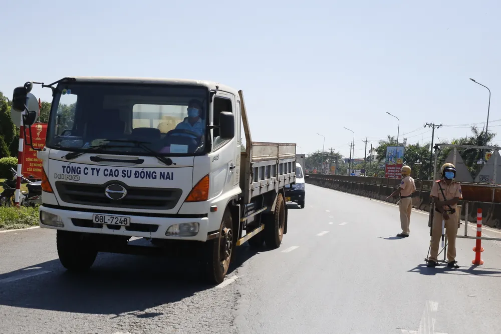 Thông xe cầu vượt Dầu Giây trên Quốc lộ 1 ảnh 1