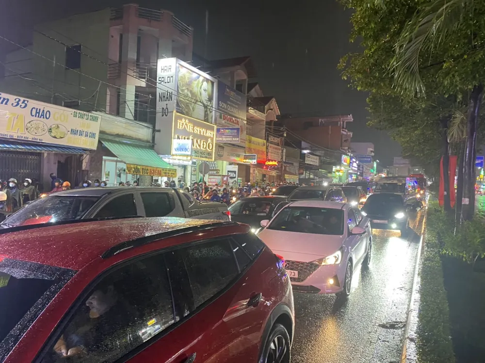 Đồng Nai: Mưa lớn, nhiều tuyến đường ngập nặng ảnh 4