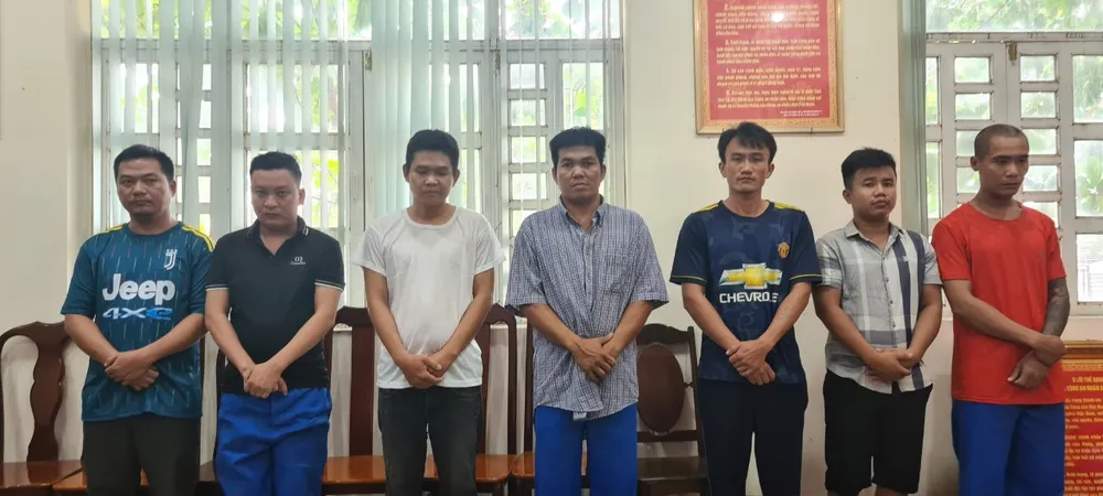 Triệt phá băng nhóm đưa người vượt biên trái phép ảnh 1