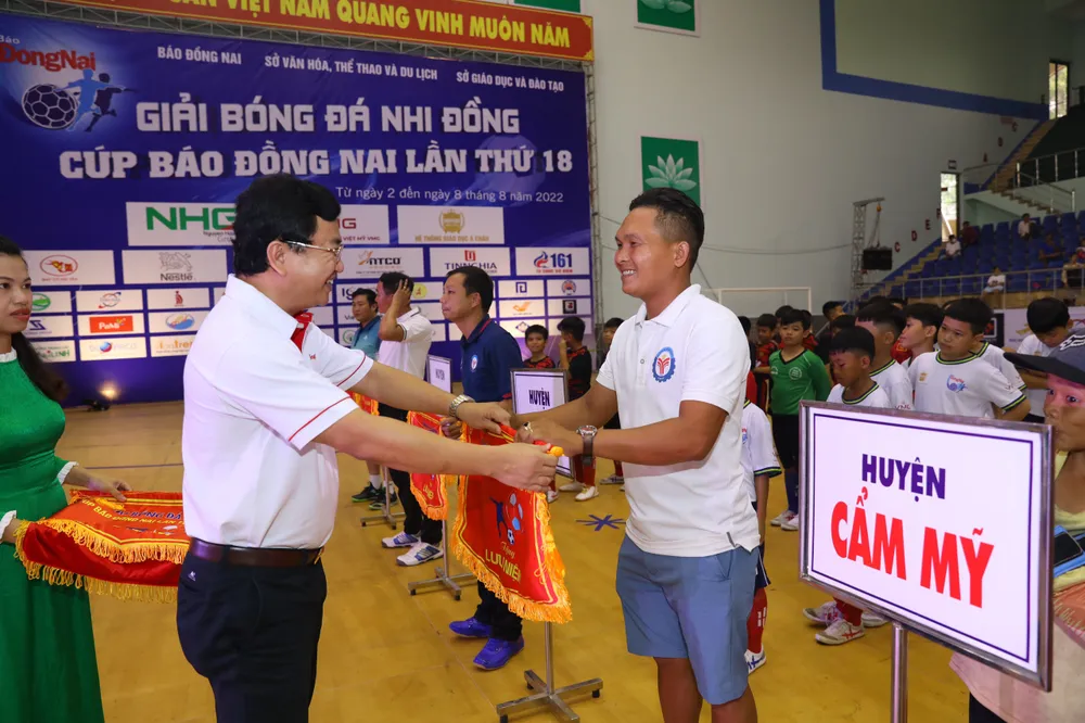 Đồng Nai khai mạc Giải bóng đá nhi đồng cúp Báo Đồng Nai lần thứ 18 ảnh 1