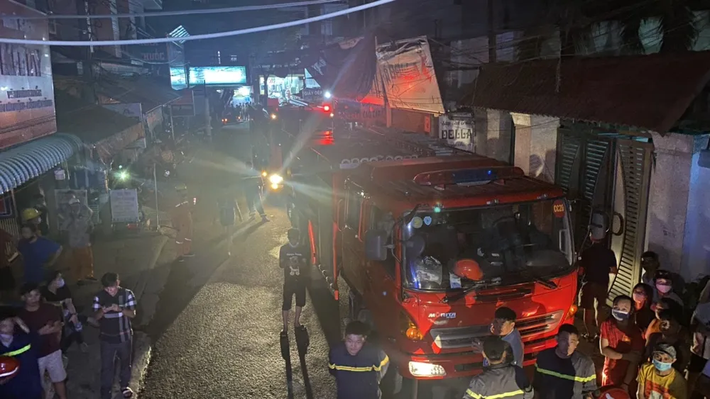 Cháy quán karaoke ở Đồng Nai ảnh 1