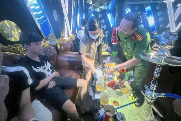 Đồng Nai: Đột kích LV Club, phát hiện 52 người dương tính với ma túy ảnh 1