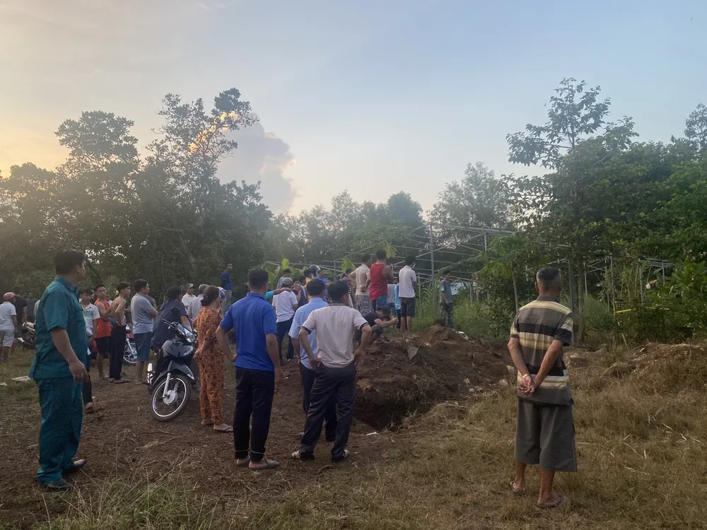 Bình Phước: 2 thanh niên nghi bị điện giật tử vong khi sửa bồn nước ảnh 1