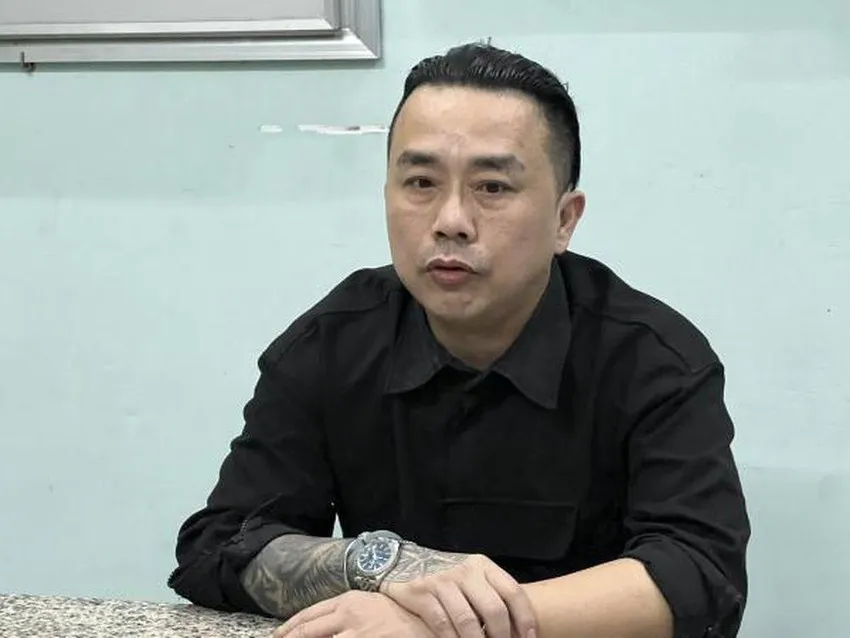 Bắt Việt kiều dùng ảnh “nóng” đòi tiền bạn gái cũ  ảnh 1