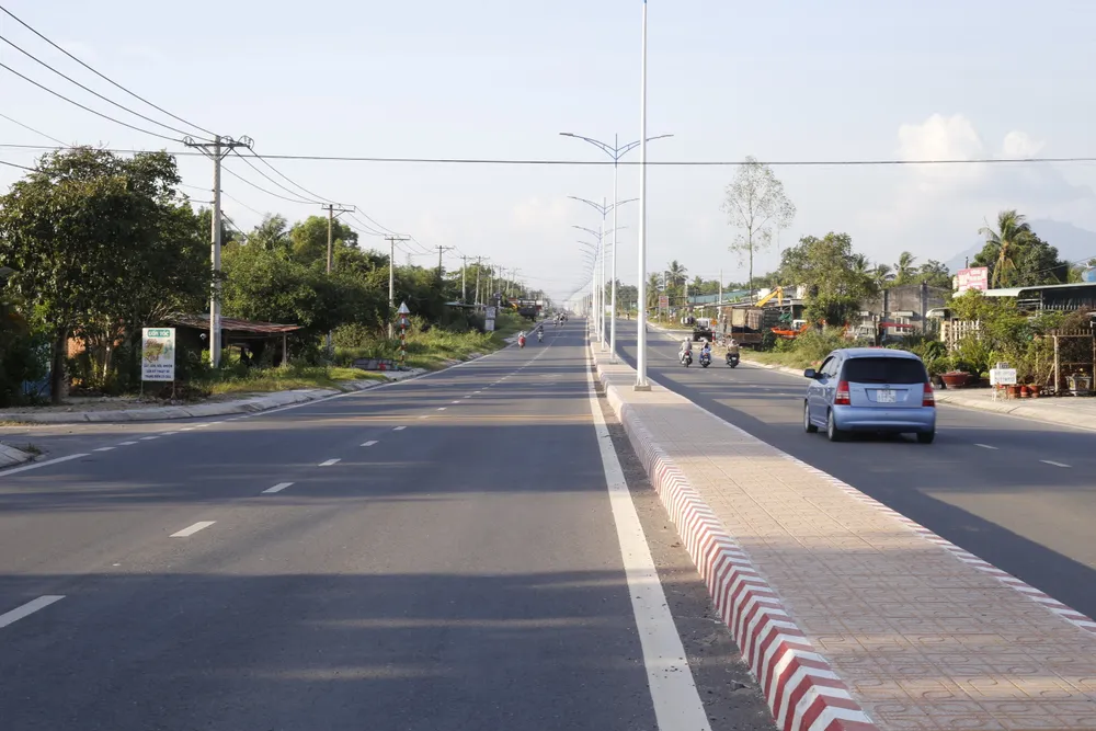 Đường Trần Phú (huyện Hòa Thành) mở rộng mở ra cơ hội phát triển du lịch, phục vụ giao thương, đi lại Đường Trần Phú (huyện Hòa Thành) mở rộng mở ra cơ hội phát triển du lịch, phục vụ giao thương, đi lại
