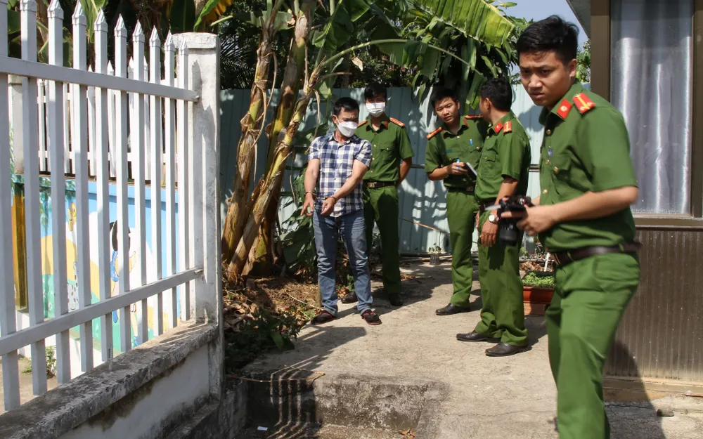 Đối tượng Ngọc thuật lại quá trình gây án tại hiện trường Đối tượng Ngọc thuật lại quá trình gây án tại hiện trường