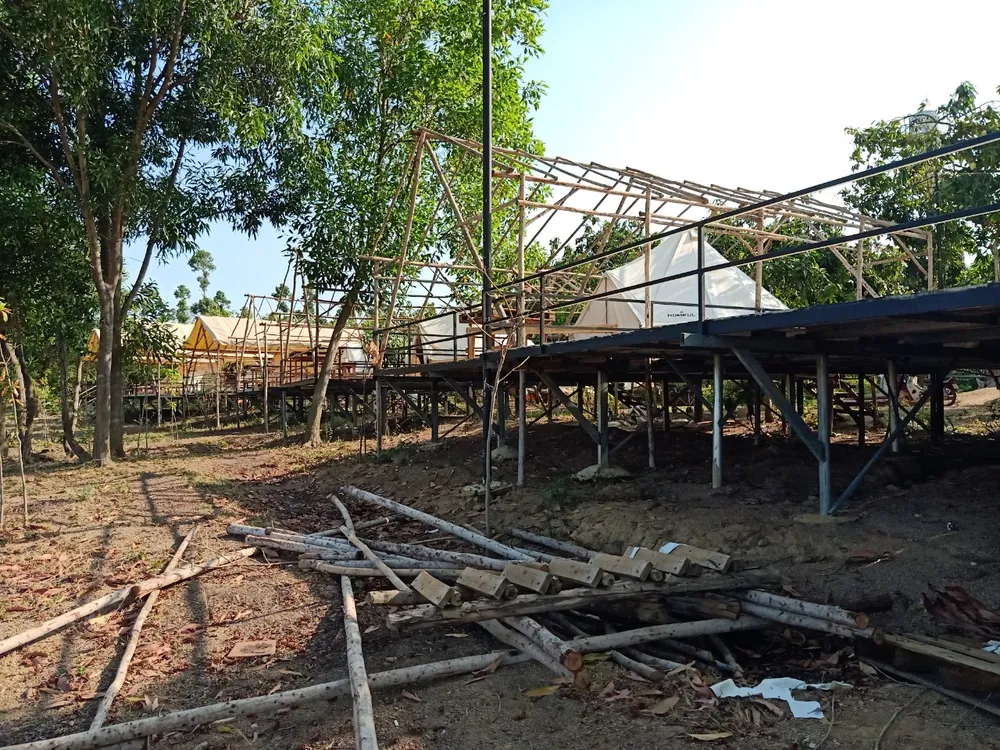 Một điểm du lịch tự phát bị tháo dỡ Một điểm du lịch tự phát bị tháo dỡ