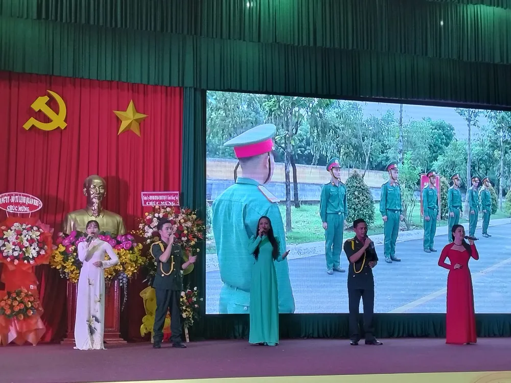 Một tiết mục văn nghệ chào mừng ngày truyền thống LLVT tỉnh Đồng Nai Một tiết mục văn nghệ chào mừng ngày truyền thống LLVT tỉnh Đồng Nai