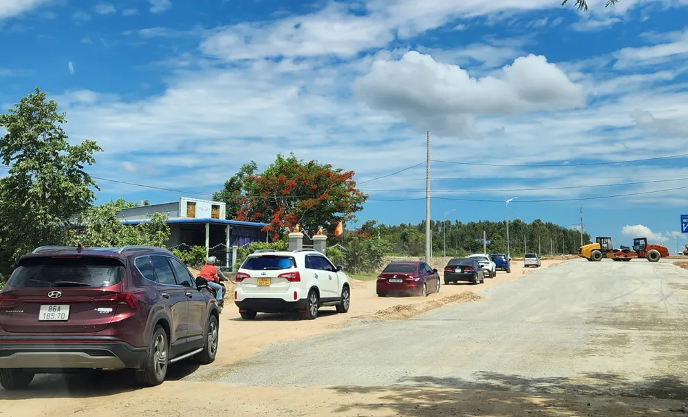 Thi công cầu vượt Quốc lộ 28B với cao tốc Vĩnh Hảo - Phan Thiết Thi công cầu vượt Quốc lộ 28B với cao tốc Vĩnh Hảo - Phan Thiết