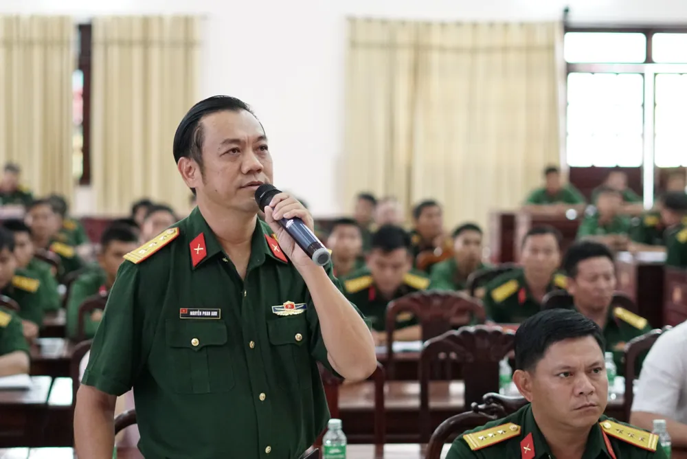 Cử tri Sư đoàn Bộ binh 5 trình bày ý kiến Cử tri Sư đoàn Bộ binh 5 trình bày ý kiến