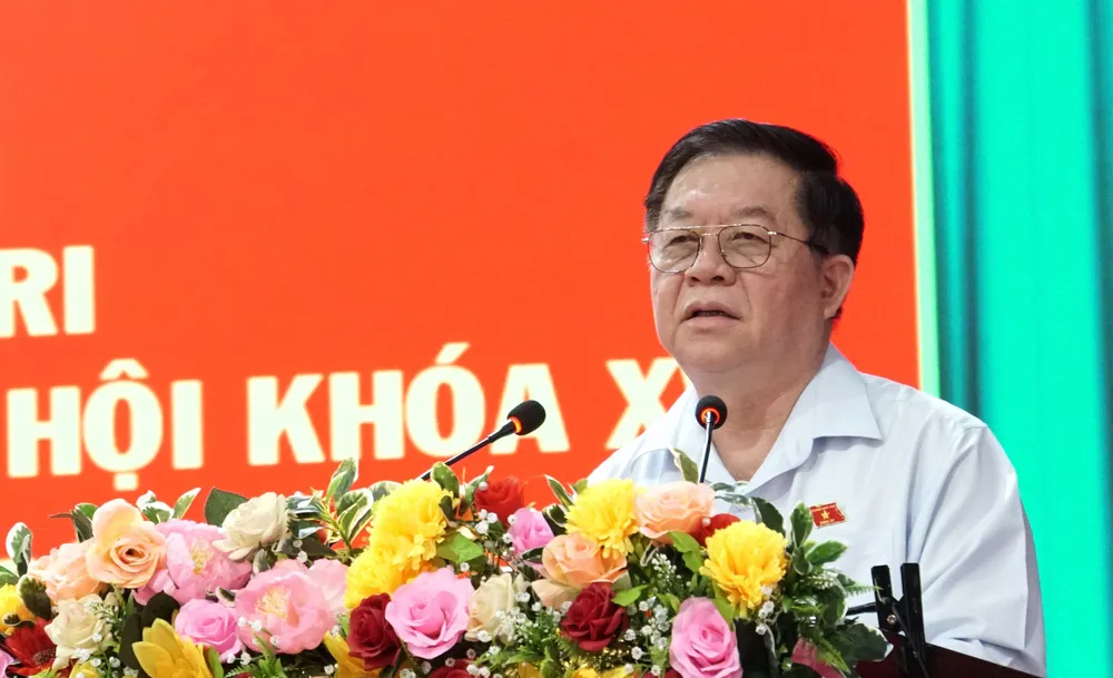 Trưởng ban Tuyên giáo Trung ương Nguyễn Trọng Nghĩa tiếp xúc cử tri Sư đoàn Bộ binh 5 Trưởng ban Tuyên giáo Trung ương Nguyễn Trọng Nghĩa tiếp xúc cử tri Sư đoàn Bộ binh 5