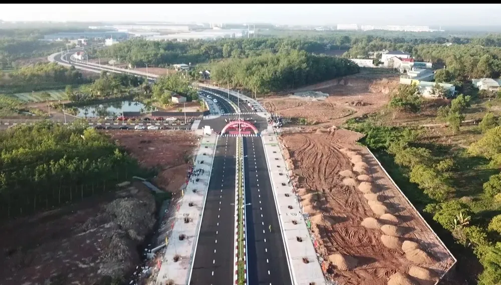 Đường Phan Bội Châu (đoạn qua phường Tân Bình) nhìn từ trên cao