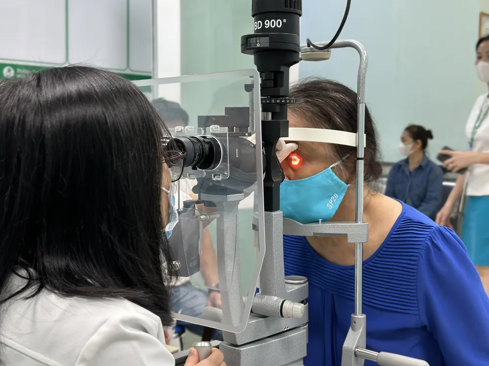 Bệnh đau mắt đỏ tăng mạnh ở các tỉnh Đông Nam bộ Bệnh đau mắt đỏ tăng mạnh ở các tỉnh Đông Nam bộ