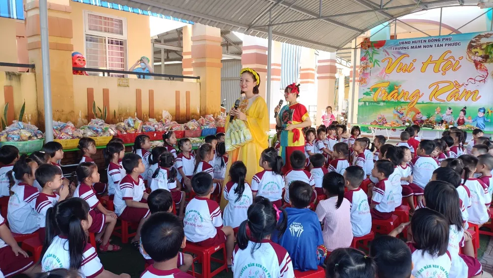 Các giáo viên của trường dự thi giáo viên dạy giỏi cấp cơ sở Các giáo viên của trường dự thi giáo viên dạy giỏi cấp cơ sở