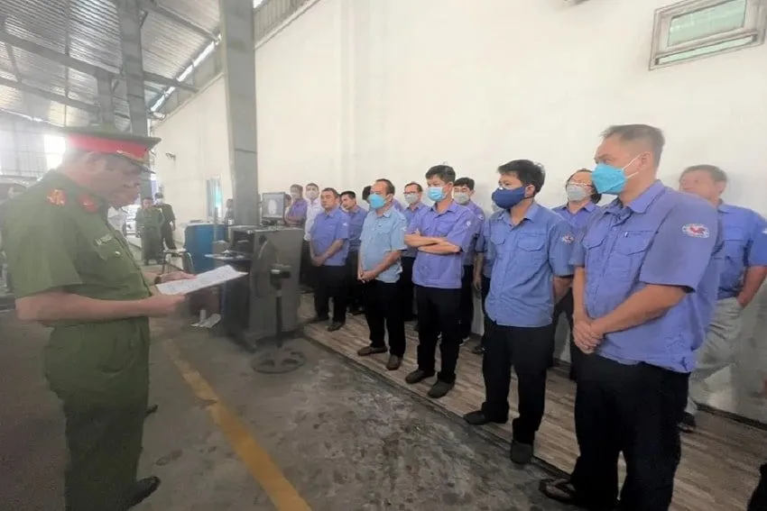 Công an đọc lệnh khám xét Trung tâm đăng kiểm xe cơ giới 60-04D dang-kiem-2-7431-8986jpg-7668.jpg