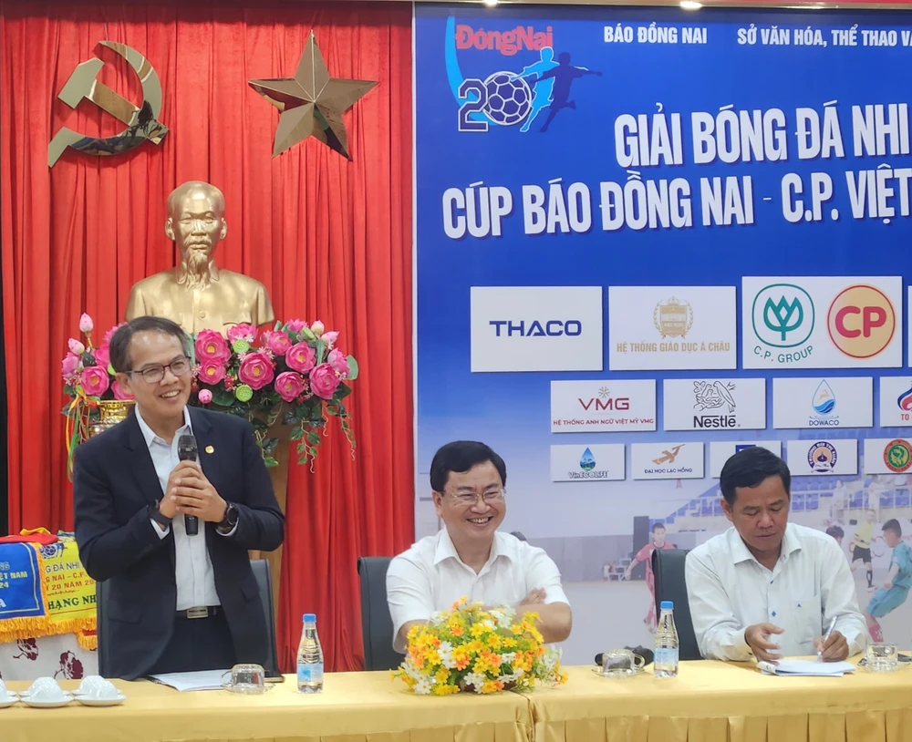 Lãnh đạo tập đoàn C.P. Việt Nam trả lời câu hỏi của các phóng viên. Ảnh: VĂN PHONG 1000034381.jpg