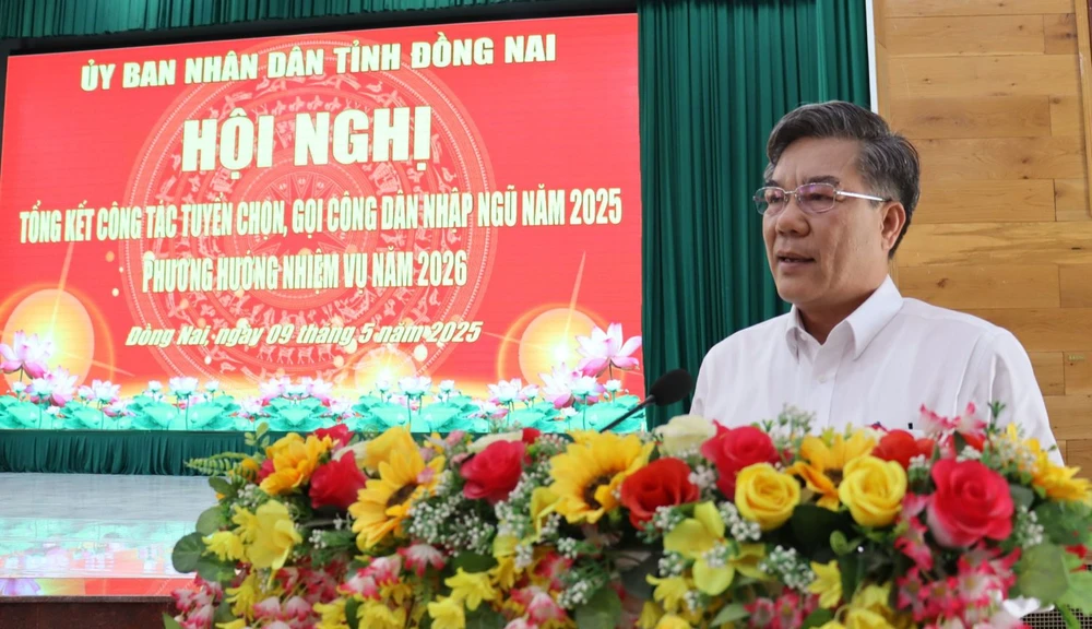 Phó Chủ tịch UBND tỉnh Đồng Nai Dương Minh Dũng chỉ đạo tại hội nghị 1.JPG