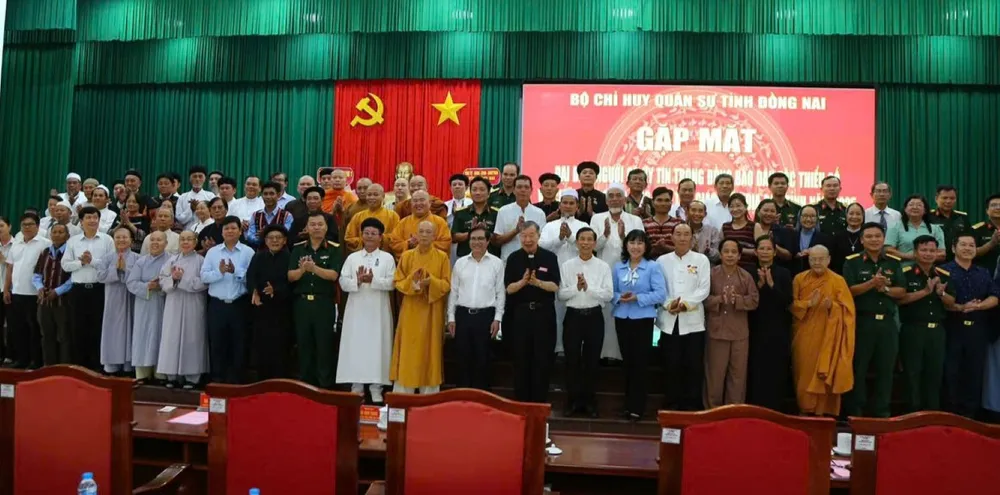 Các đại biểu tham dự buổi gặp mặt Anh 3.jpg