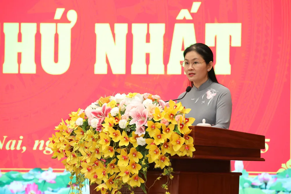 Bà Tôn Ngọc Hạnh giữ chức Chủ tịch HĐND tỉnh Đồng Nai z6760759965481_ba48fd77d6dc38ee01c0138e560cce65.jpg