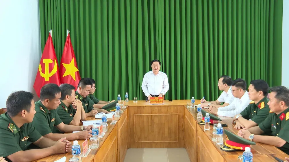 Bí thư Tỉnh ủy Tây Ninh Nguyễn Văn Quyết làm việc với Đồn Biên phòng Cửa khẩu Phước Tân 1000069085.jpg