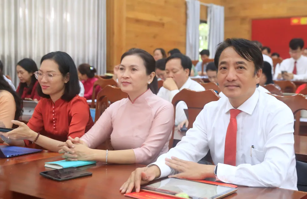 Các đại biểu tham gia kỳ họp HĐND tỉnh Đồng Nai sáng 24- 7 _MG_4075 (2).JPG