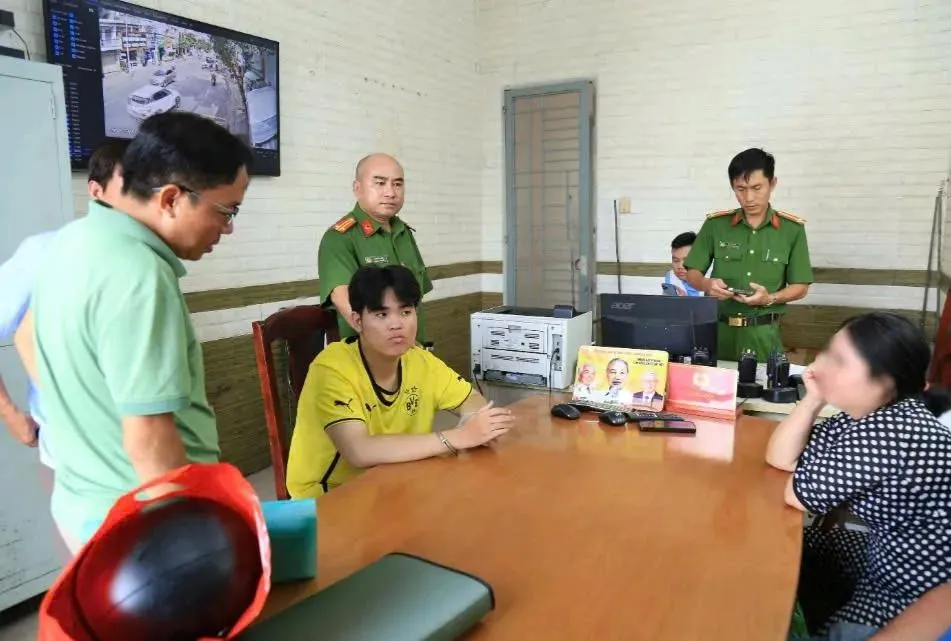 Đối tượng Tuấn tại cơ quan công an cuop-3-1754124879.jpg