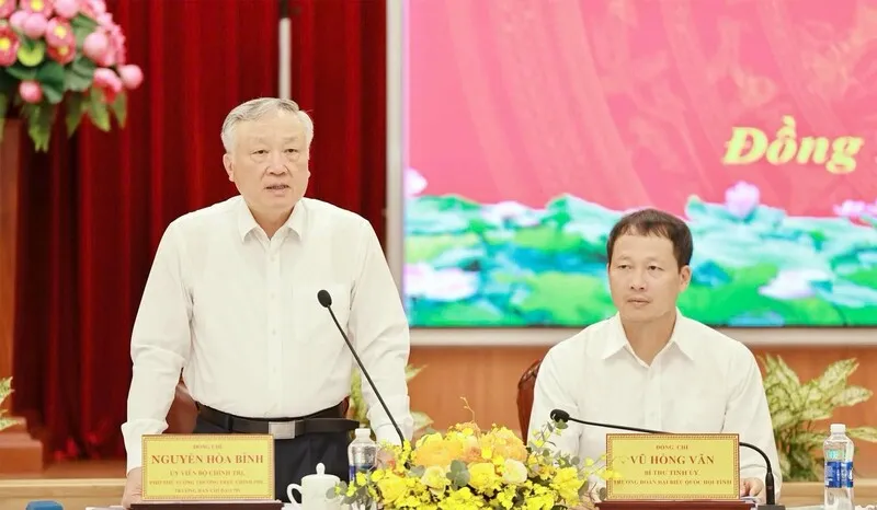 Phó Thủ tướng Thường trực Nguyễn Hòa Bình phát biểu chỉ đạo buổi làm việc. Ảnh: VGP/NGUYỄN HOÀNG Phó Thủ tướng Nguyễn Hoàng Bình.jpg