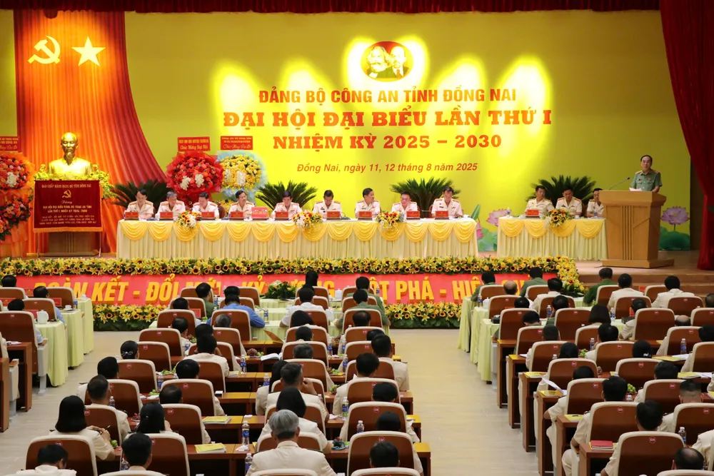 Toàn cảnh đại hội Tỏ.jpg