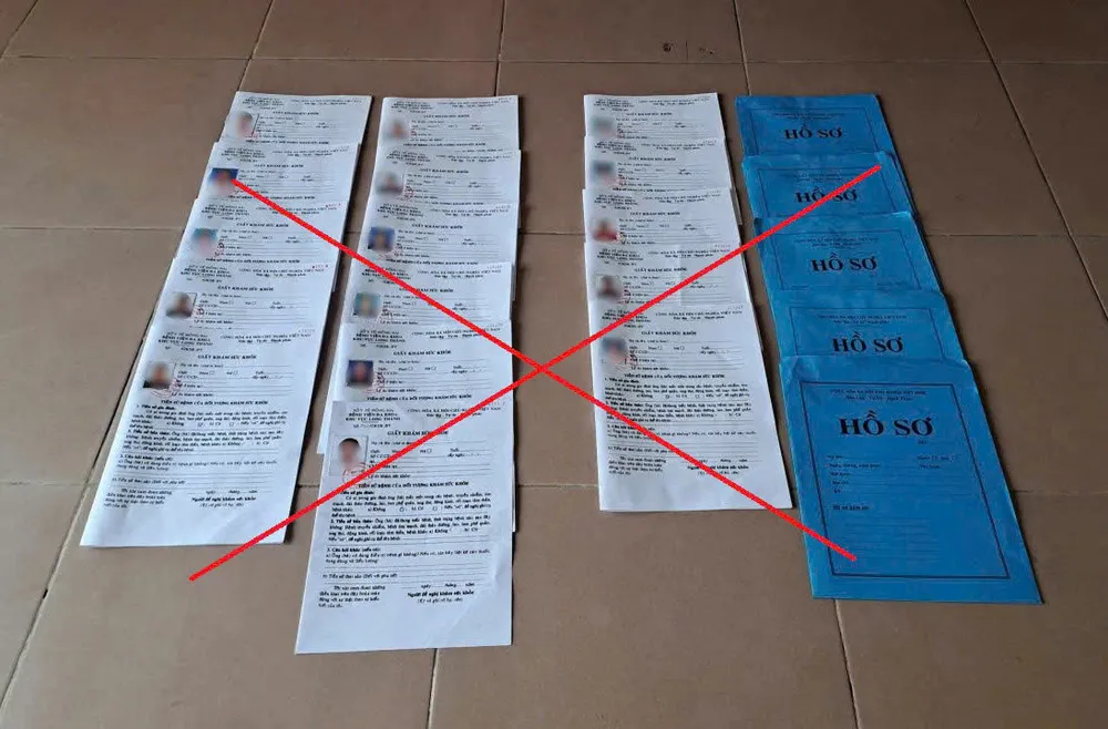 Tang vật của vụ án z6929884692340_7fcbba1f634eb343c27a2442afa7209f.jpg