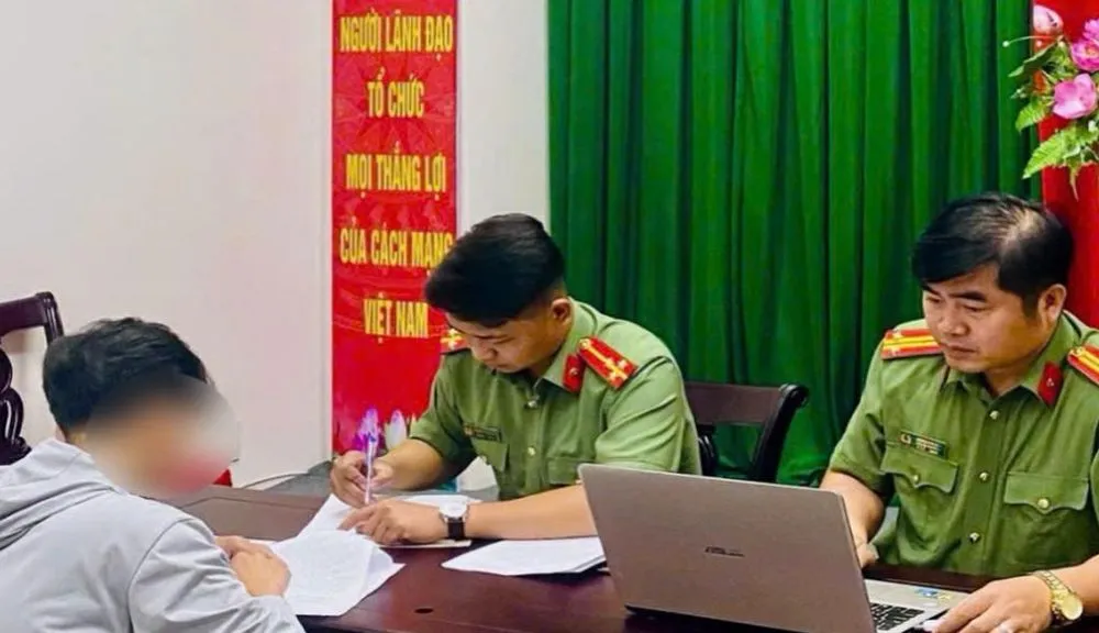 Công an tỉnh Đồng Nai làm việc với ông L. V. T. 1000075065.jpg