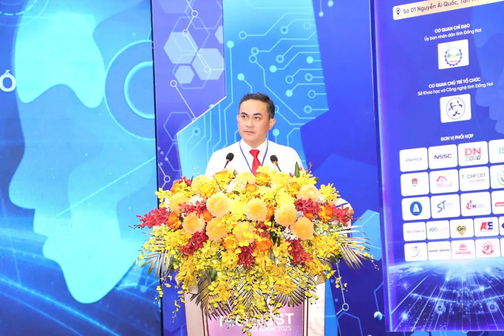 Ông Lê Trường Sơn, Phó Chủ tịch UBND tỉnh Đồng Nai phát biểu khai mạc z7093883550453_82cb5981bd806e3f3d069f59f85d7f9a.jpg