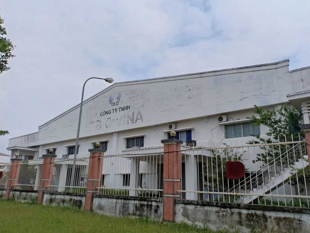 196 công nhân kiện công ty tiền nợ lương, bảo hiểm xã hội ảnh 2 196 công nhân kiện công ty tiền nợ lương, bảo hiểm xã hội ảnh 2