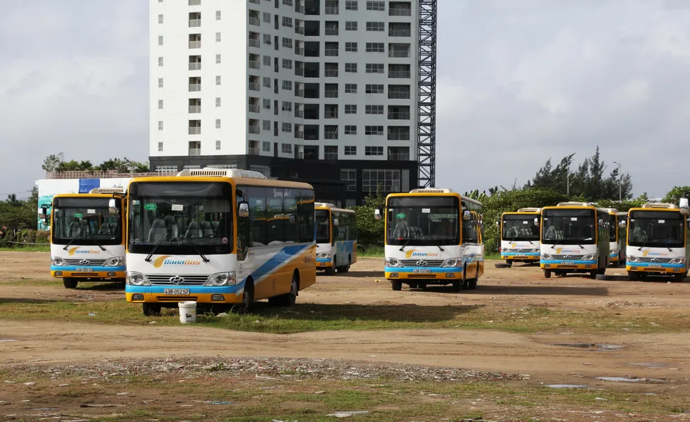 Đình chỉ tài xế và phụ xe đuổi khách vì không có tiền lẻ ảnh 1