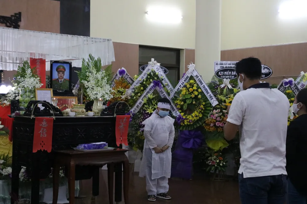 Thăng cấp bậc hàm cho hai chiến sĩ hy sinh khi làm nhiệm vụ ảnh 5 Thăng cấp bậc hàm cho hai chiến sĩ hy sinh khi làm nhiệm vụ ảnh 5