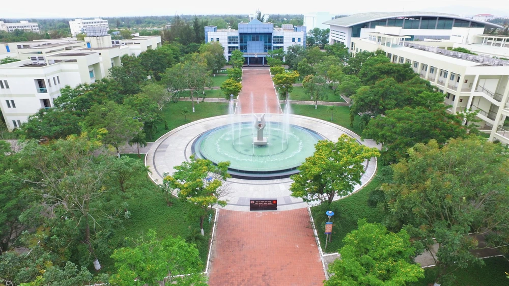 Đại học Đà Nẵng có trường chuyên về công nghệ thông tin và truyền thông ảnh 2 Đại học Đà Nẵng có trường chuyên về công nghệ thông tin và truyền thông ảnh 2