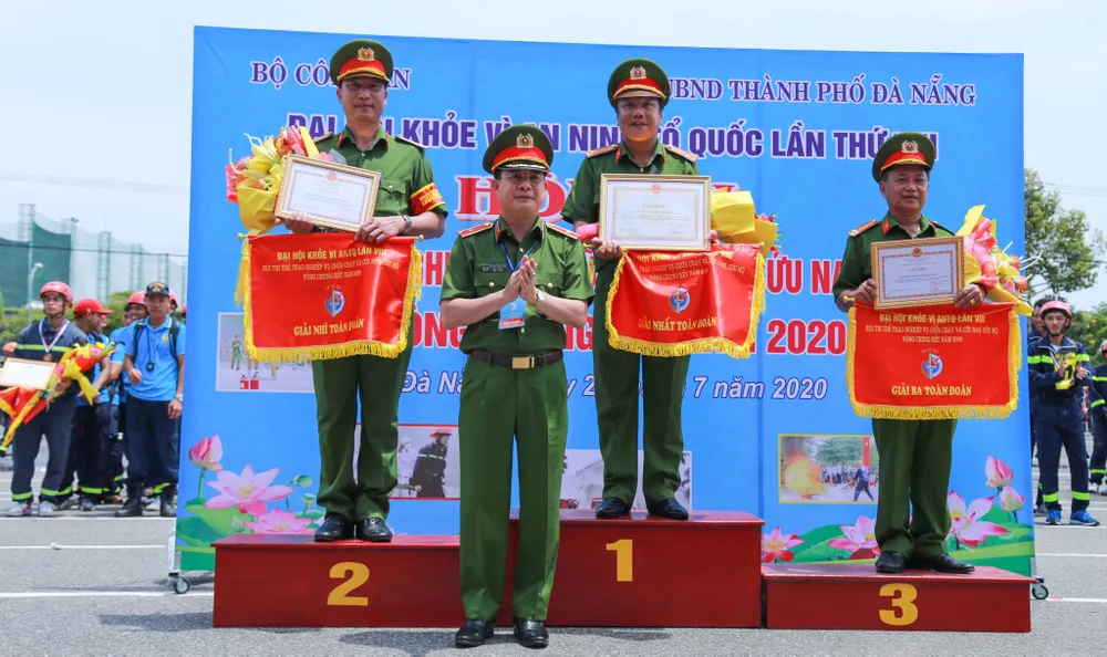 TPHCM đoạt giải nhất Hội thi Nghiệp vụ chữa cháy và cứu nạn cứu hộ 2020 ảnh 16 TPHCM đoạt giải nhất Hội thi Nghiệp vụ chữa cháy và cứu nạn cứu hộ 2020 ảnh 16