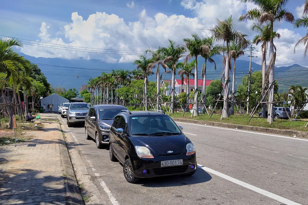 Hàng ngàn người Đà Nẵng đến Thừa Thiên - Huế sau khi nới lỏng kiểm soát ảnh 3 Hàng ngàn người Đà Nẵng đến Thừa Thiên - Huế sau khi nới lỏng kiểm soát ảnh 3