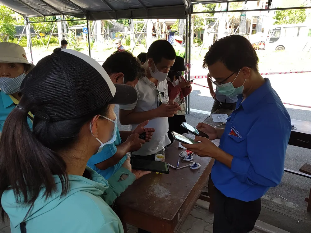 Hàng ngàn người Đà Nẵng đến Thừa Thiên - Huế sau khi nới lỏng kiểm soát ảnh 2 Hàng ngàn người Đà Nẵng đến Thừa Thiên - Huế sau khi nới lỏng kiểm soát ảnh 2