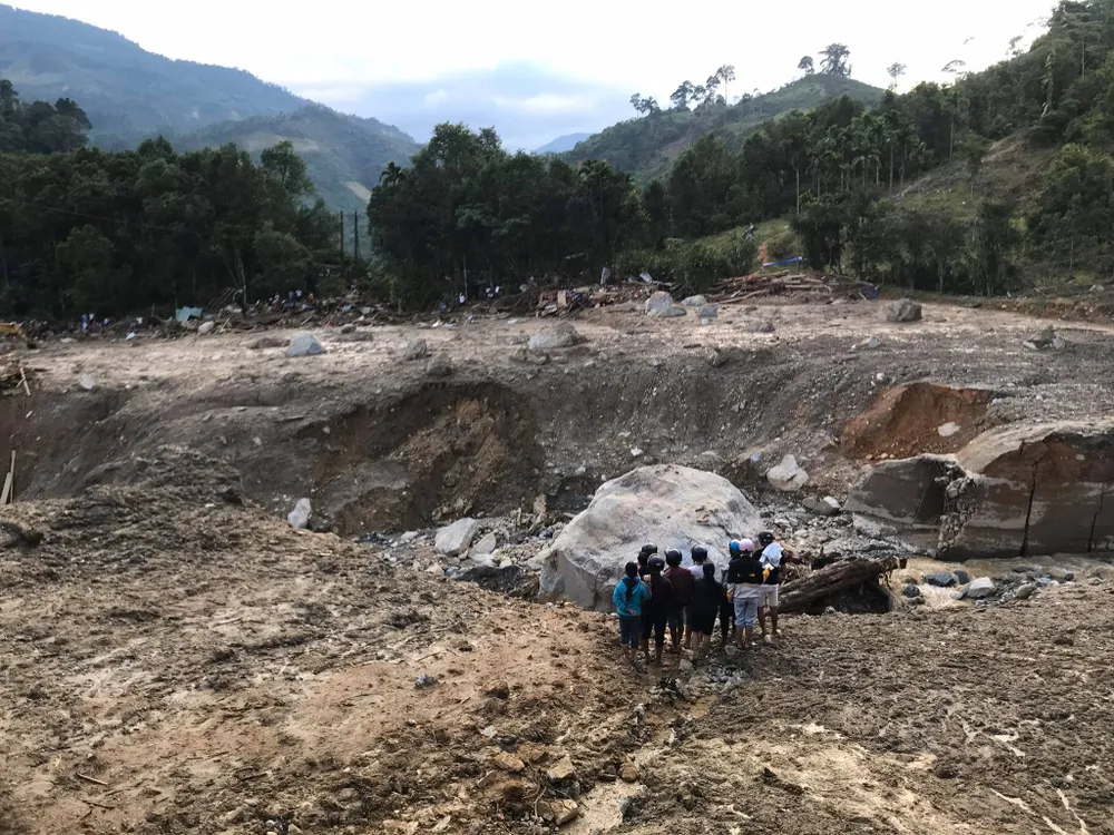 Toàn cảnh thảm họa sạt lở vùi lấp người ở Trà Leng, Trà Vân ảnh 1