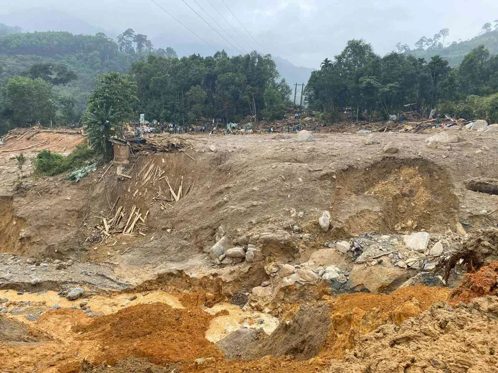 Vụ sạt lở tại Trà Leng, Trà Vân: Tìm thấy thêm 2 thi thể trong số 14 người mất tích ảnh 8