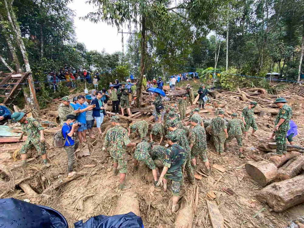 Vụ sạt lở tại Trà Leng, Trà Vân: Tìm thấy thêm 2 thi thể trong số 14 người mất tích ảnh 4