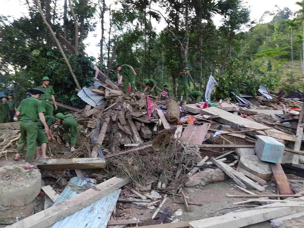 Toàn cảnh thảm họa sạt lở vùi lấp người ở Trà Leng, Trà Vân ảnh 19